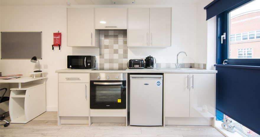 The kitchenette of the studio at Stanley House