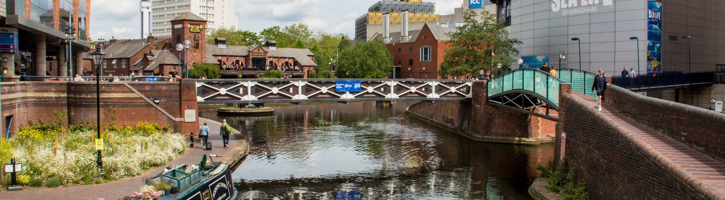 Sea Life centre next to Birmingham Canal