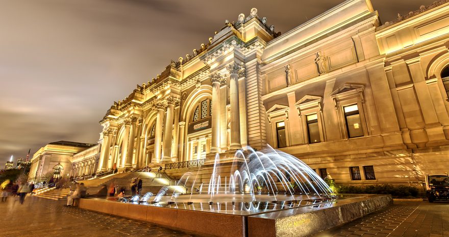 The Metropolitan Museum of Art in New York at night