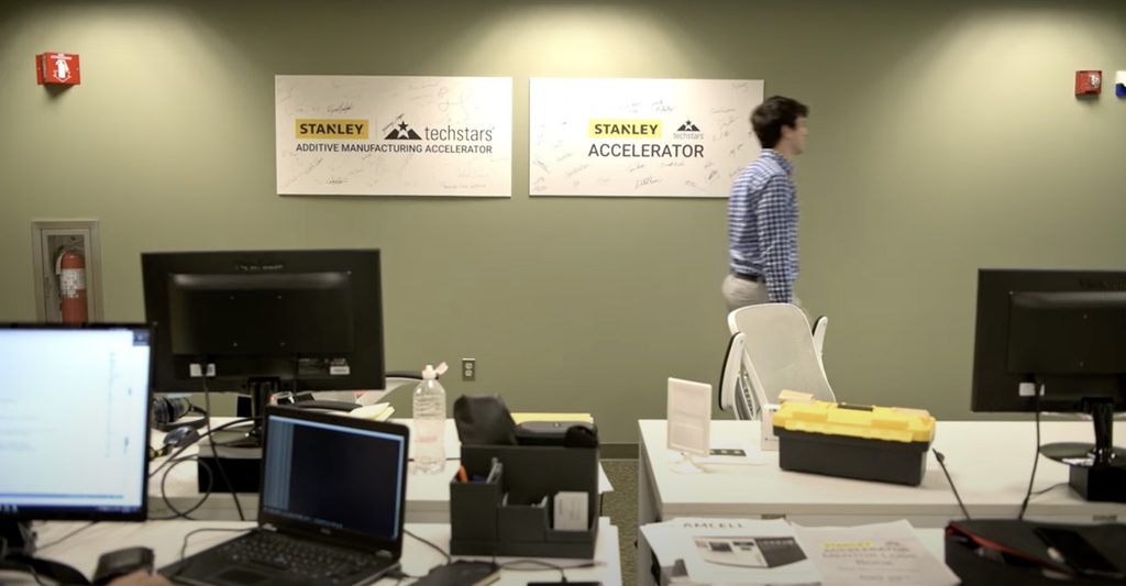 Table, Furniture, Desk, Office